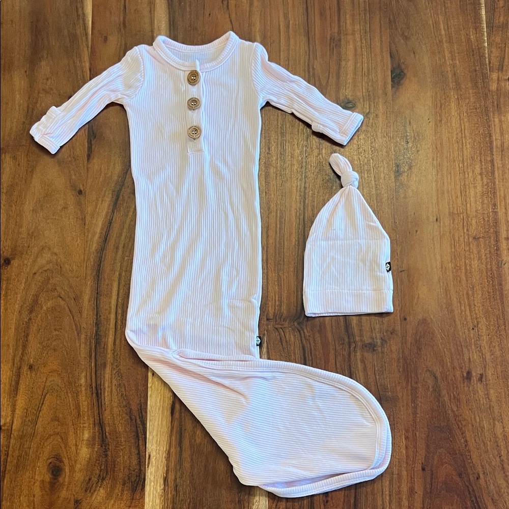 KYTE BABY Ribbed Pink Baby Knotted Gown and Hat Set